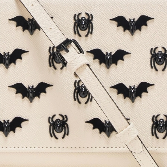 🔹️BETSEY JOHNSON🔹️ XOSYBIL 3 CROSSBODY  CHALK PURSE BAT SPIDER 🖤 - Picture 5 of 5